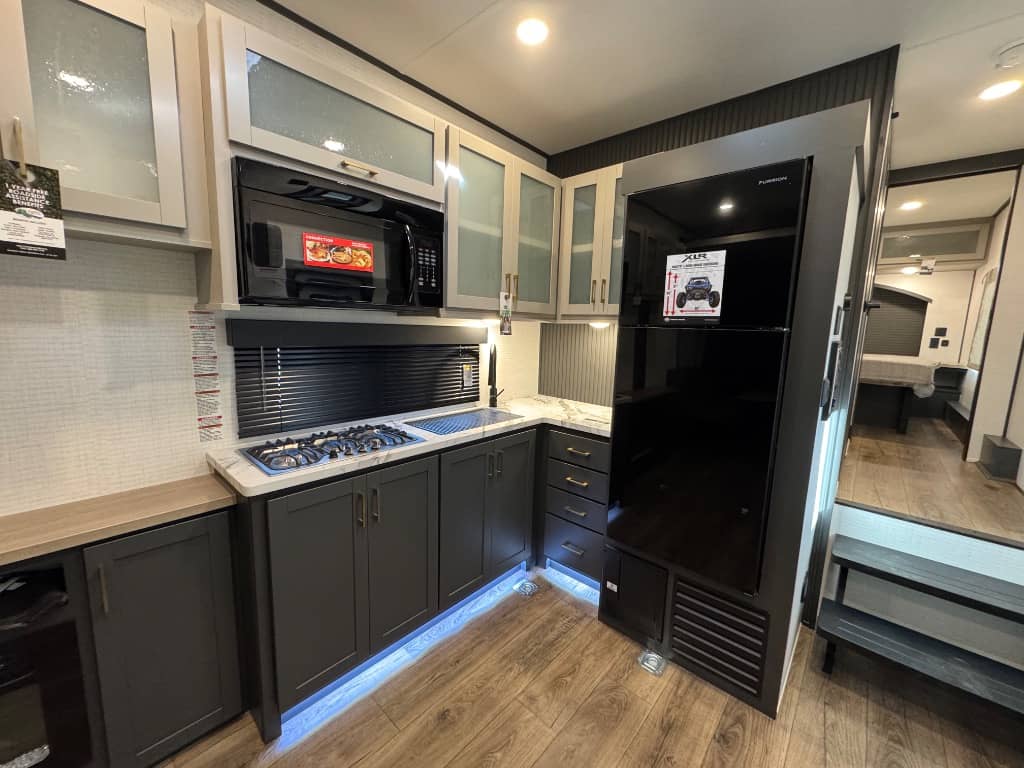 2026 Forest River 2026 Forest River Xlr Boost Toy Hauler - thumbnail 7