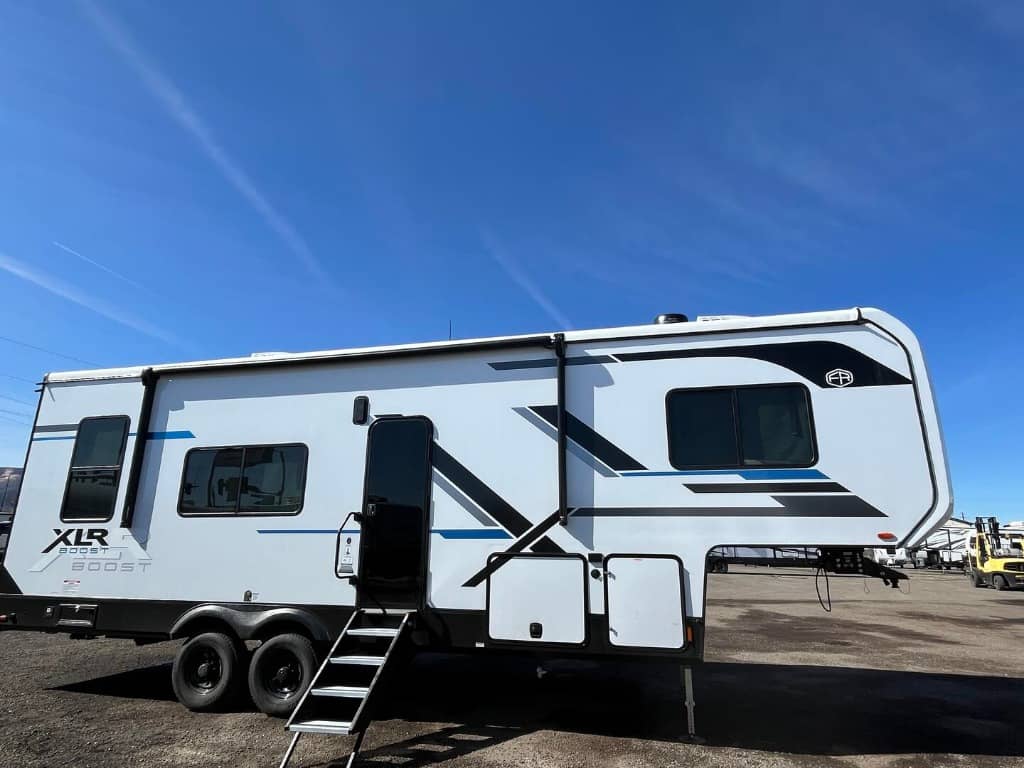 2026 Forest River 2026 Forest River Xlr Boost Toy Hauler - thumbnail 4