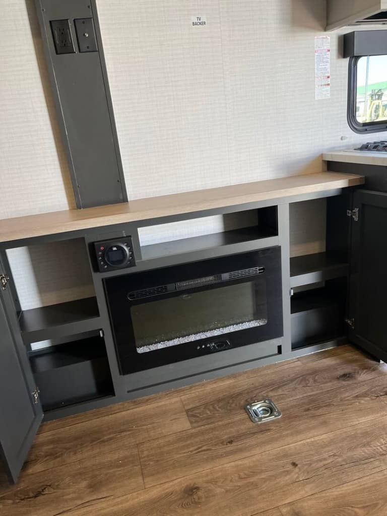 2026 Forest River 2026 Forest River Xlr Boost Toy Hauler - thumbnail 18