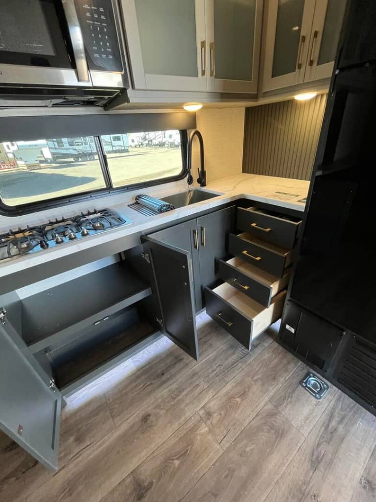 2026 Forest River 2026 Forest River Xlr Boost Toy Hauler - thumbnail 27