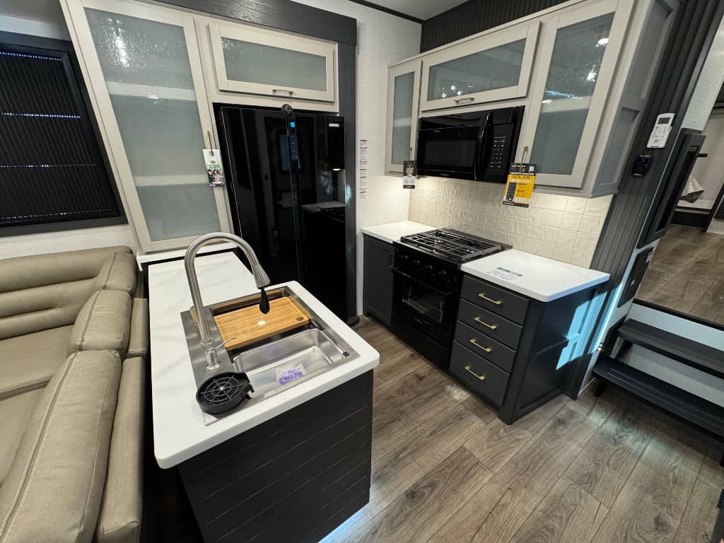 2026 Forest River 2026 Forest River Xlr Nitro Toy Hauler - thumbnail 7