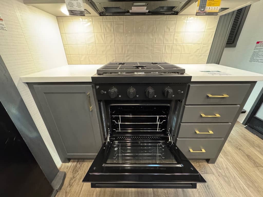 2026 Forest River 2026 Forest River Xlr Nitro Toy Hauler - thumbnail 8