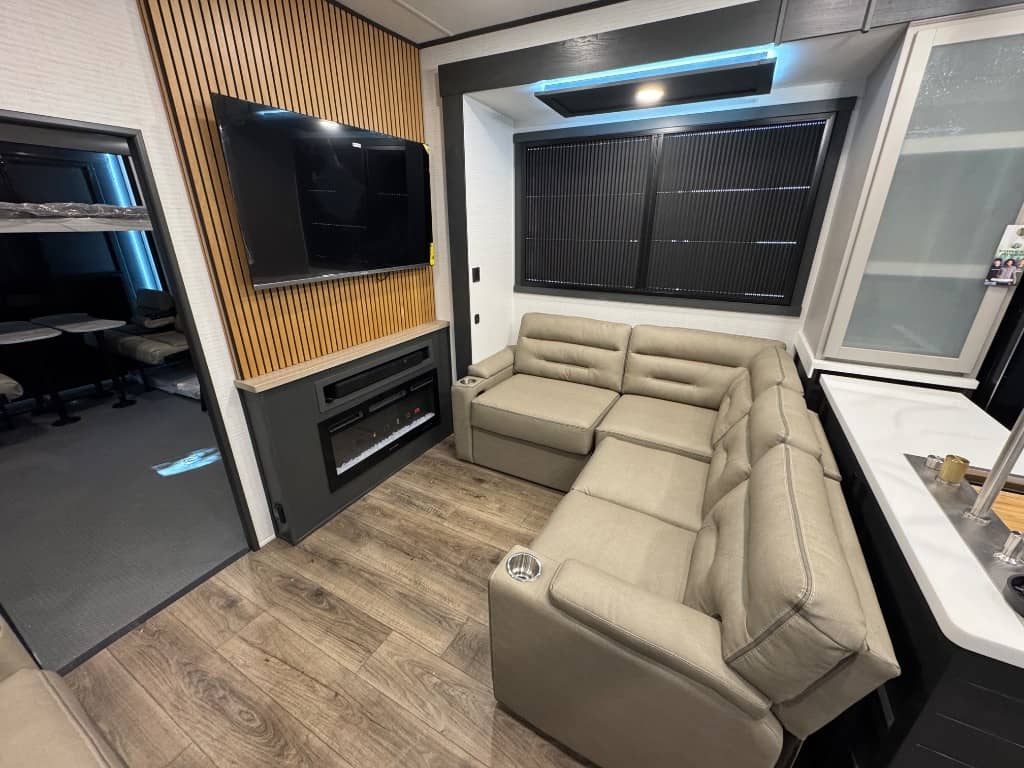 2026 Forest River 2026 Forest River Xlr Nitro Toy Hauler - thumbnail 12