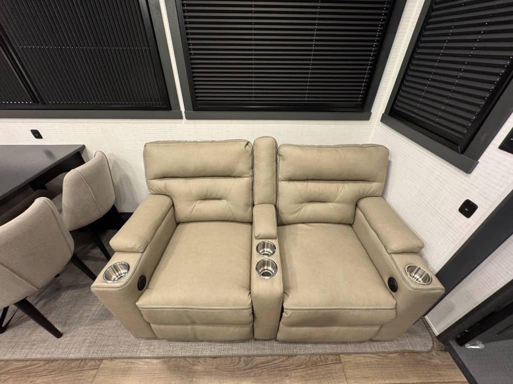 2026 Forest River 2026 Forest River Xlr Nitro Toy Hauler - thumbnail 17