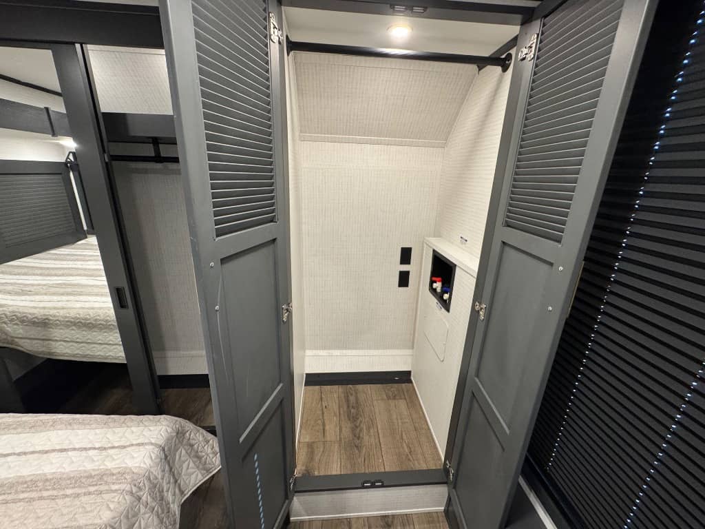 2026 Forest River 2026 Forest River Xlr Nitro Toy Hauler - thumbnail 33