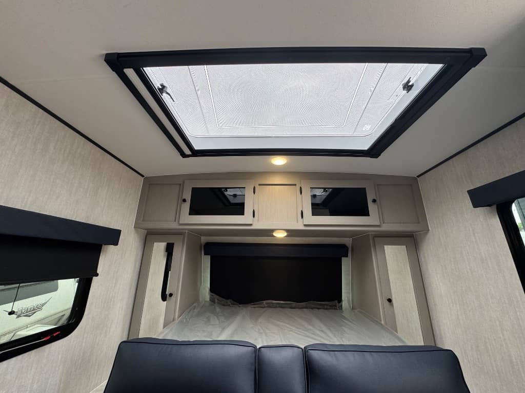 2026 Coachmen 2026 Coachmen Apex Nano - thumbnail 17