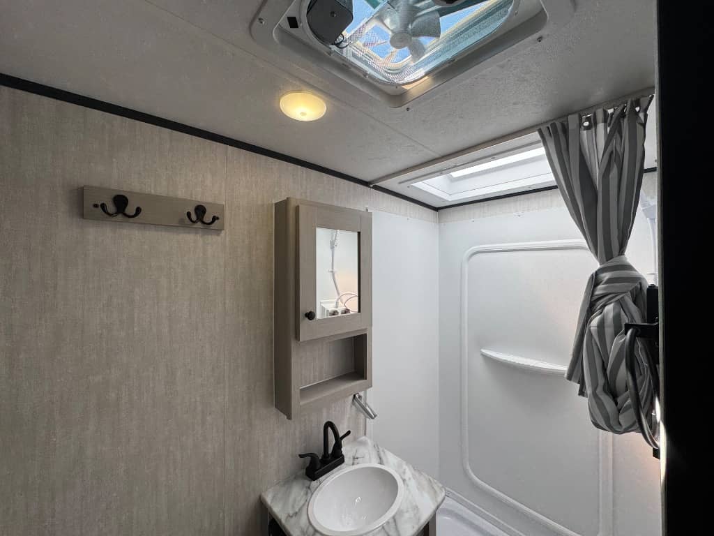 2026 Coachmen 2026 Coachmen Apex Nano - thumbnail 14