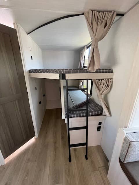 2026 Forest River 2026 Forest River Surveyor Camp Series - thumbnail 10