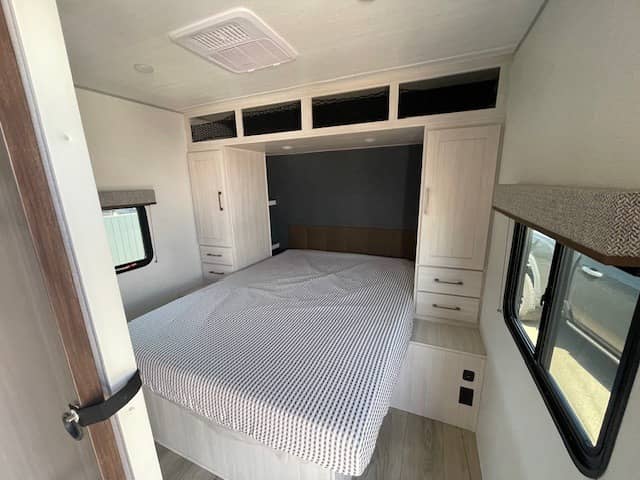 2026 Forest River 2026 Forest River Surveyor Camp Series - thumbnail 5