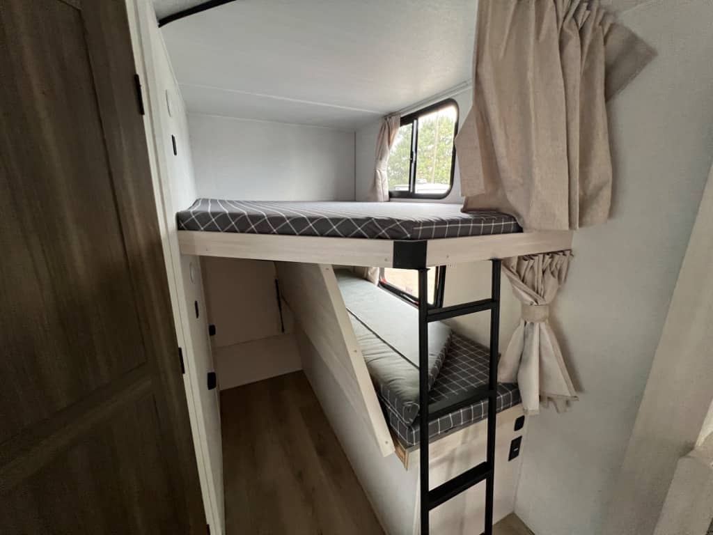 2026 Forest River 2026 Forest River Surveyor Camp Series - thumbnail 9