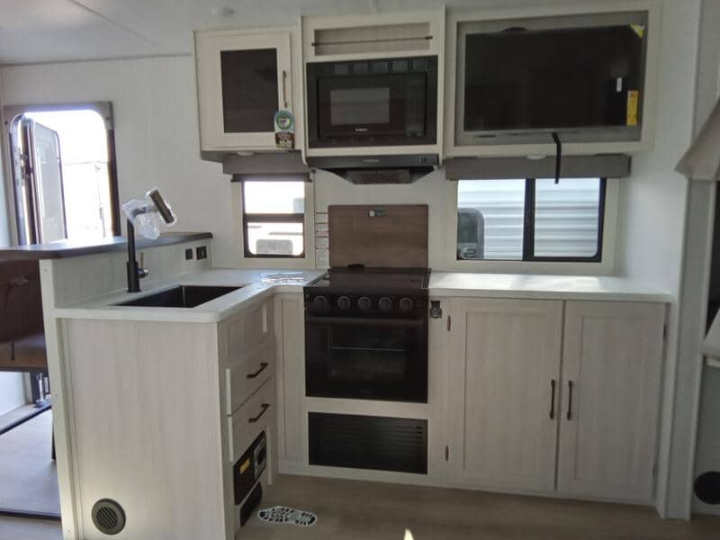 2026 Forest River 2026 Forest River Surveyor Legend - thumbnail 13