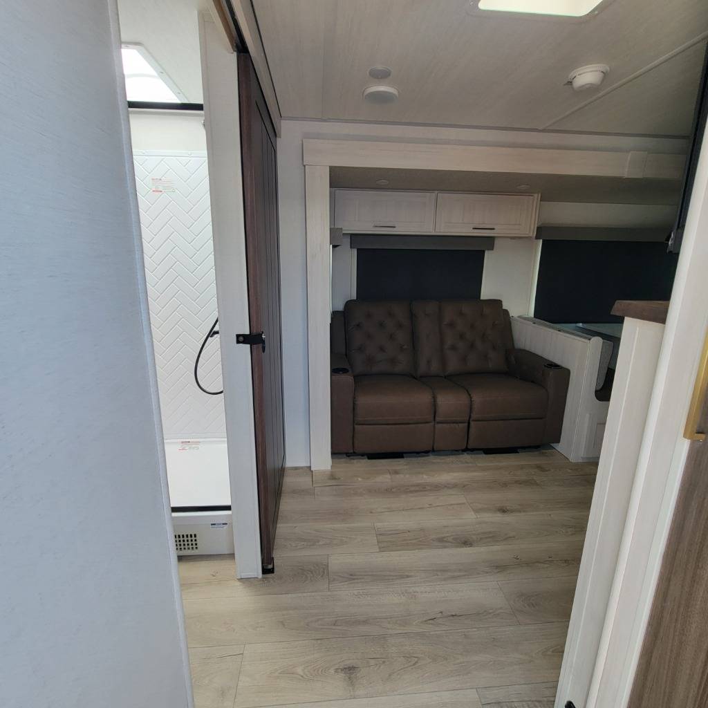 2026 Forest River 2026 Forest River Grand Surveyor - thumbnail 10