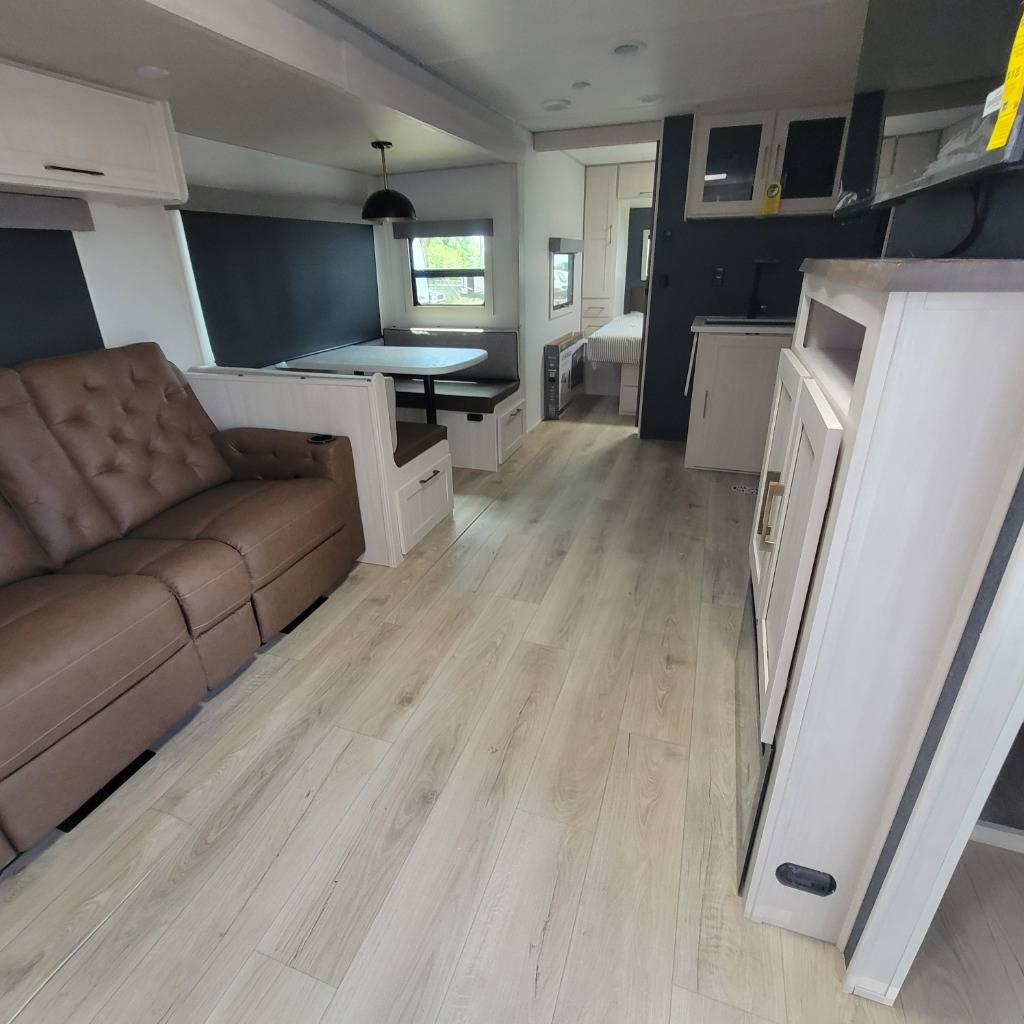 2026 Forest River 2026 Forest River Grand Surveyor - thumbnail 15