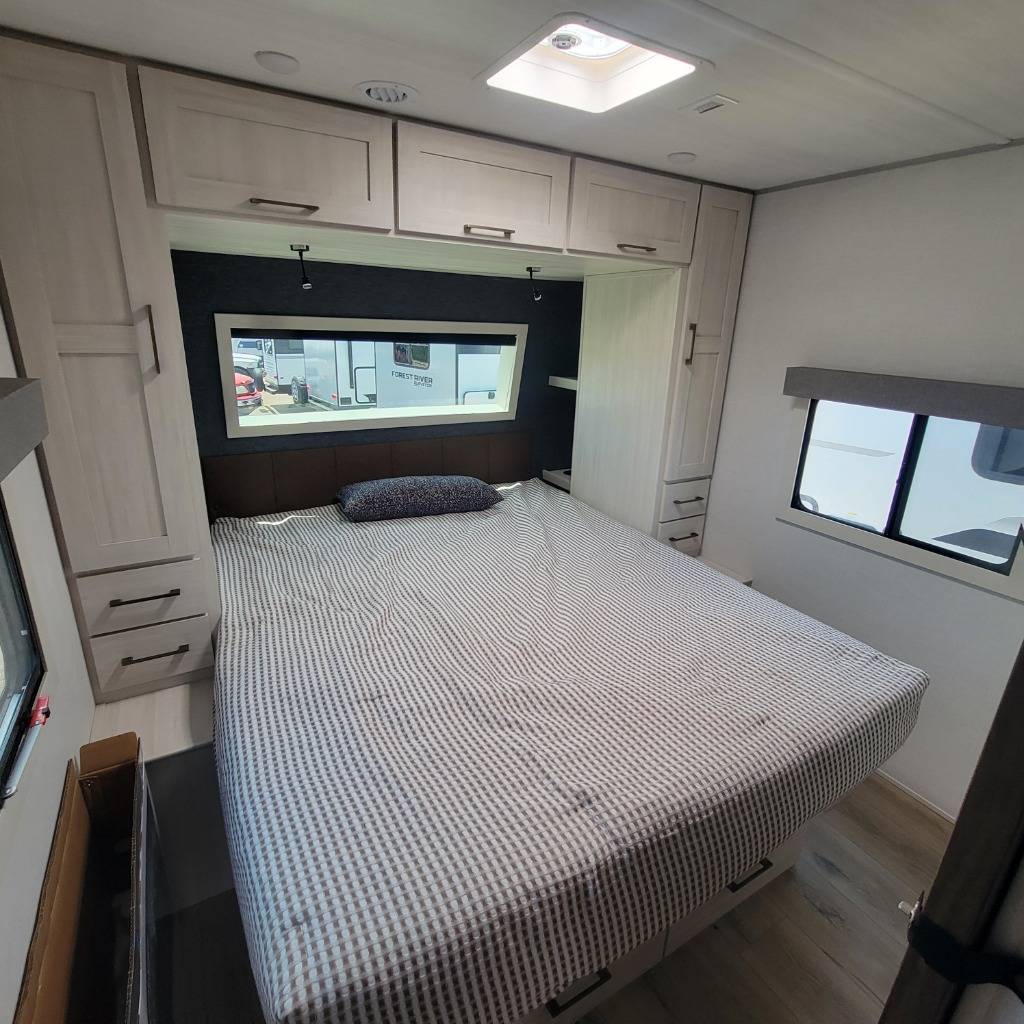 2026 Forest River 2026 Forest River Grand Surveyor - thumbnail 20