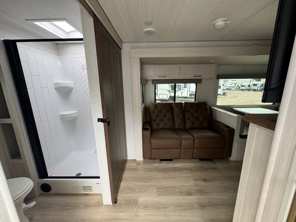 2026 Forest River 2026 Forest River Grand Surveyor - thumbnail 6