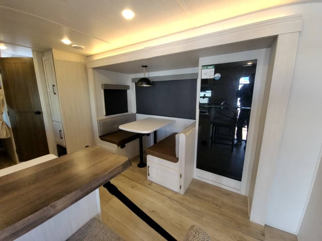 2026 Forest River RV 2026 Forest River RV Surveyor Legend - thumbnail 21