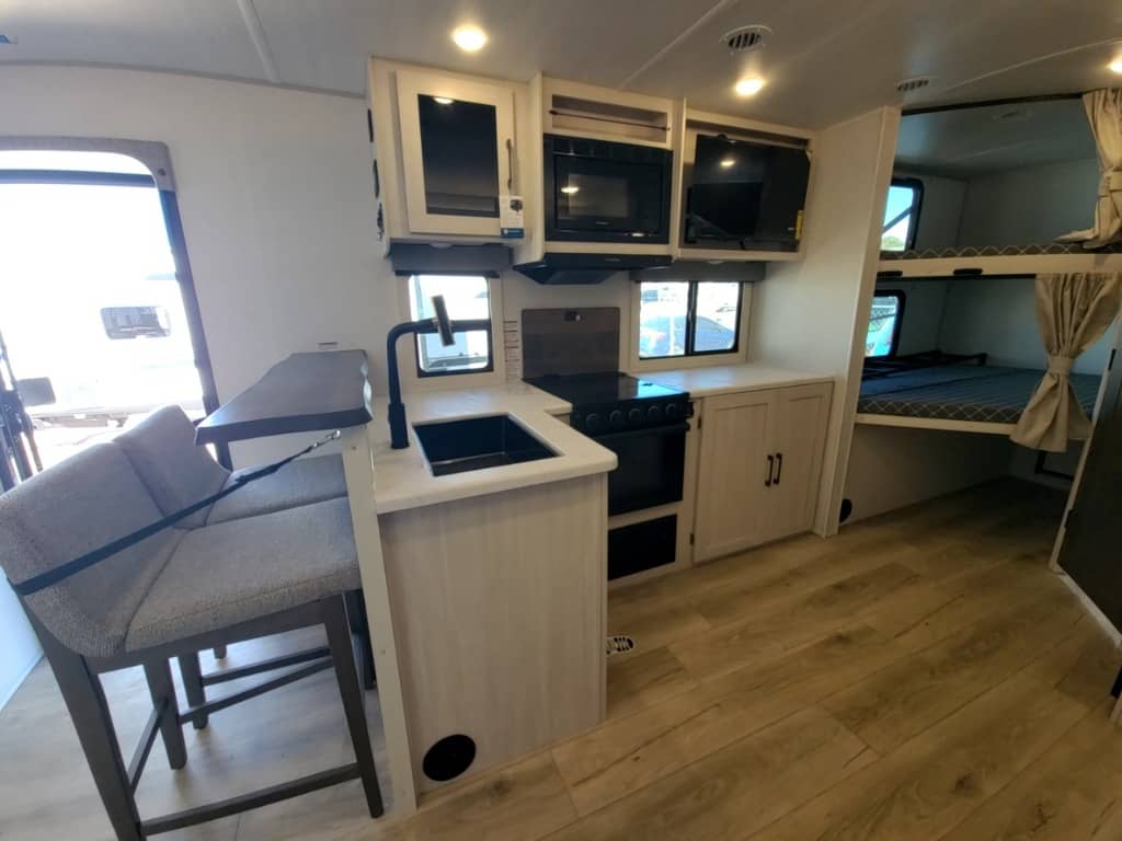 2026 Forest River RV 2026 Forest River RV Surveyor Legend - thumbnail 23