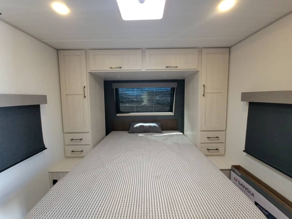 2026 Forest River RV 2026 Forest River RV Surveyor Legend - thumbnail 32