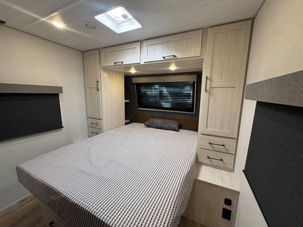 2026 Forest River 2026 Forest River Surveyor Legend - thumbnail 20