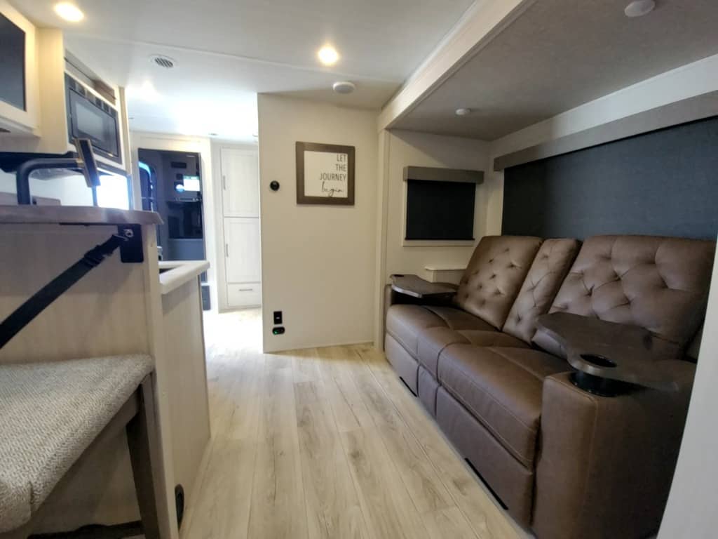 2026 Forest River RV 2026 Forest River RV Surveyor Legend - thumbnail 25