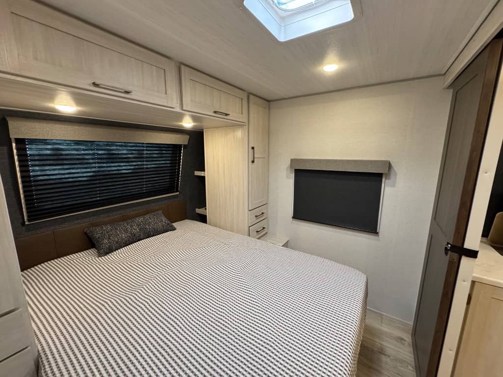 2026 Forest River 2026 Forest River Surveyor Legend - thumbnail 9