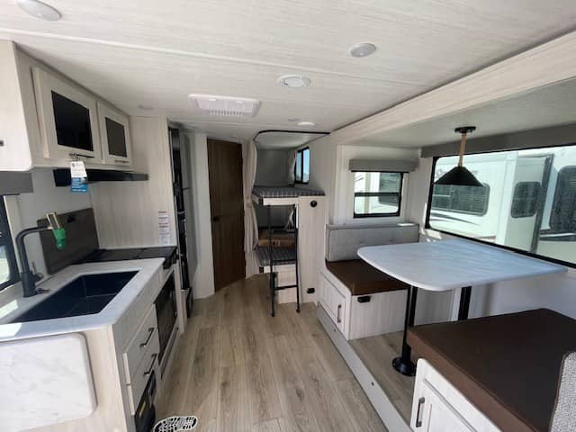 2026 Forest River RV 2026 Forest River RV Surveyor Legend - thumbnail 6