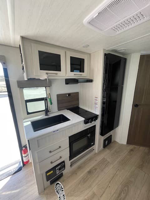 2026 Forest River RV 2026 Forest River RV Surveyor Legend - thumbnail 7