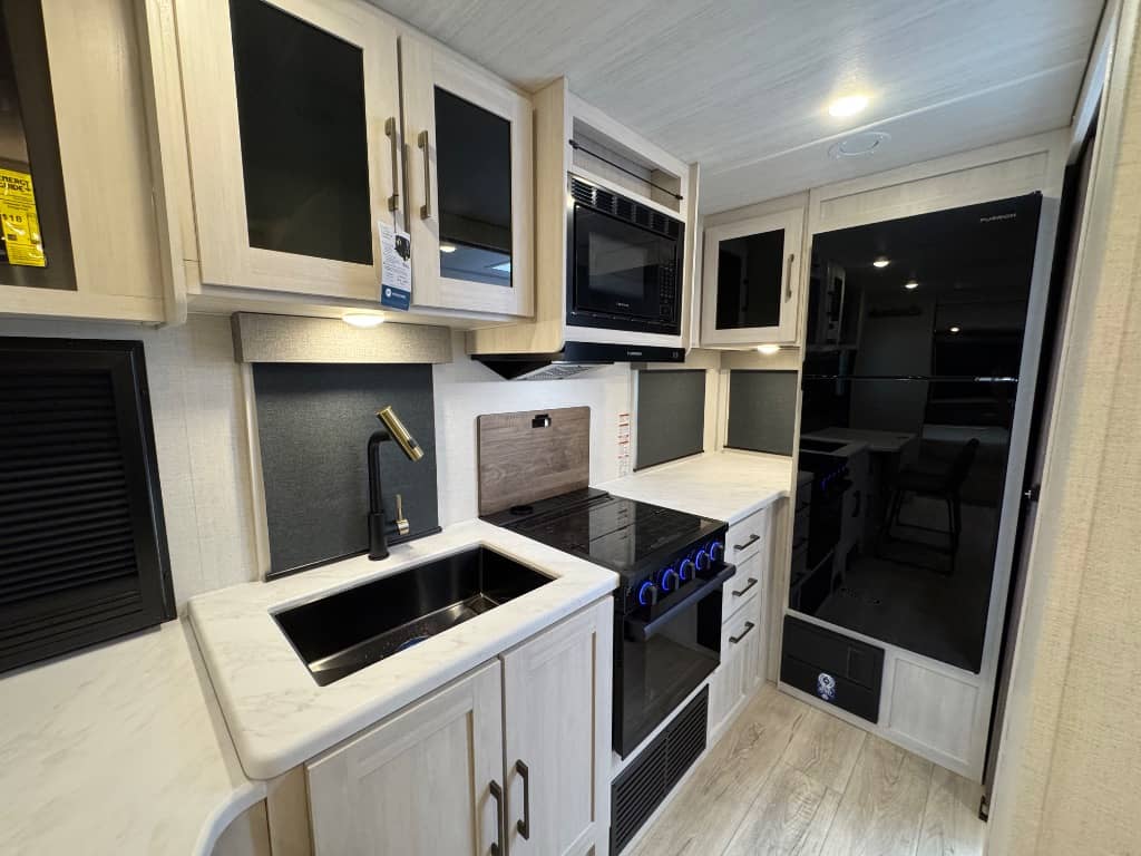 2026 Forest River 2026 Forest River Surveyor Legend - thumbnail 12