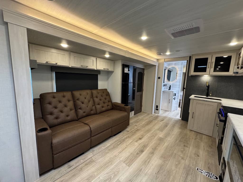 2026 Forest River 2026 Forest River Grand Surveyor - thumbnail 7