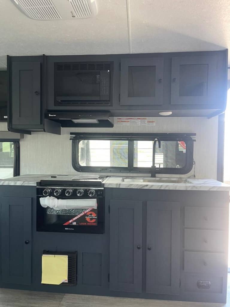 2026 Coachmen 2026 Coachmen Apex Ultra-Lite - thumbnail 9