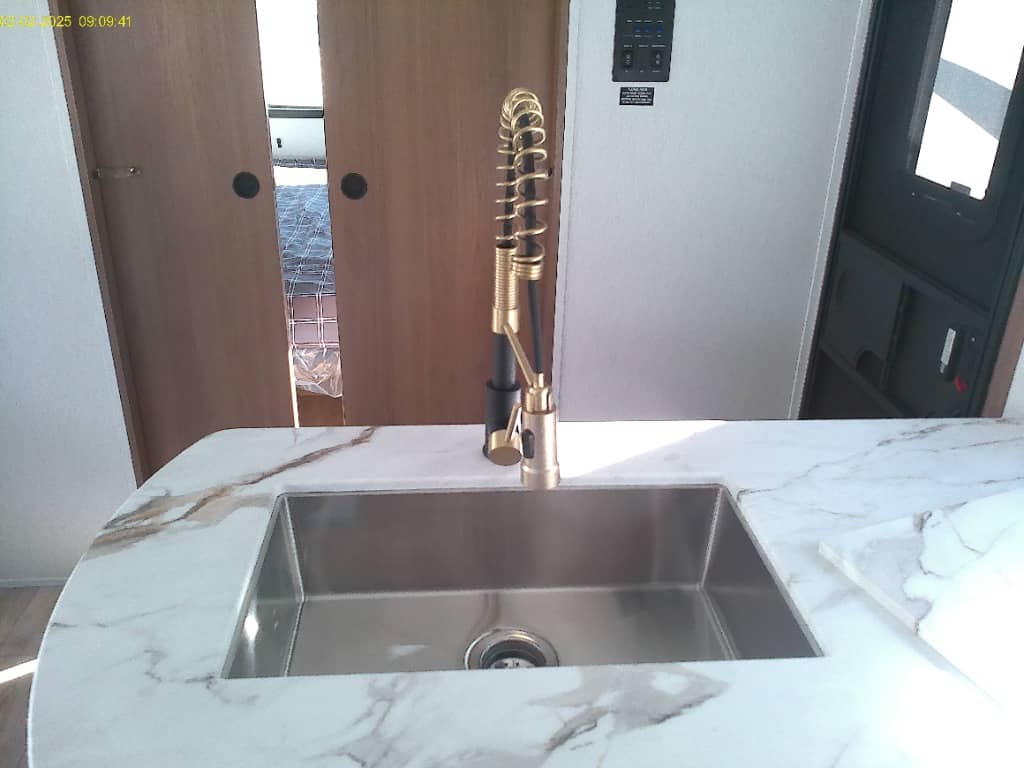 2026 Coachmen 2026 Coachmen Apex Ultra-Lite - thumbnail 12