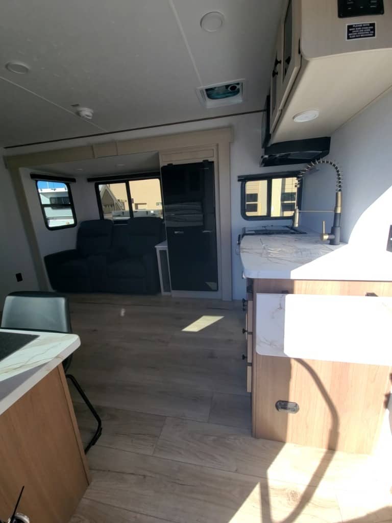 2026 Coachmen 2026 Coachmen Apex Ultra-Lite - thumbnail 16