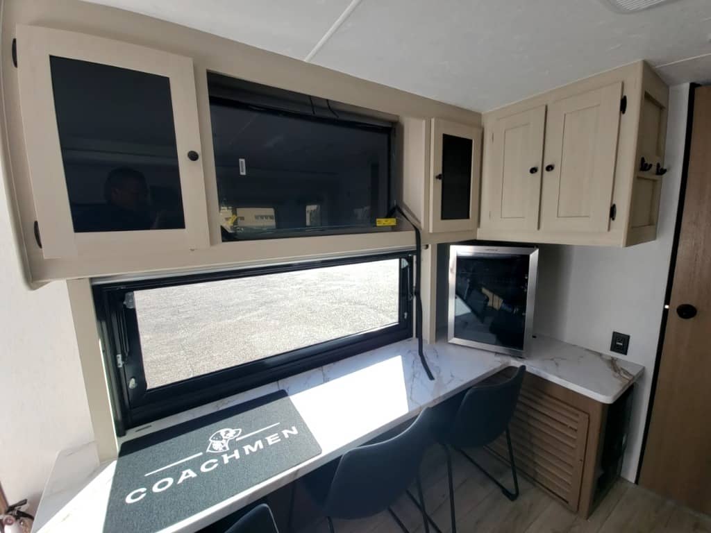 2026 Coachmen 2026 Coachmen Apex Ultra-Lite - thumbnail 19