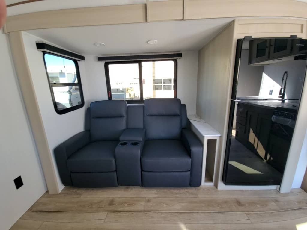 2026 Coachmen 2026 Coachmen Apex Ultra-Lite - thumbnail 21