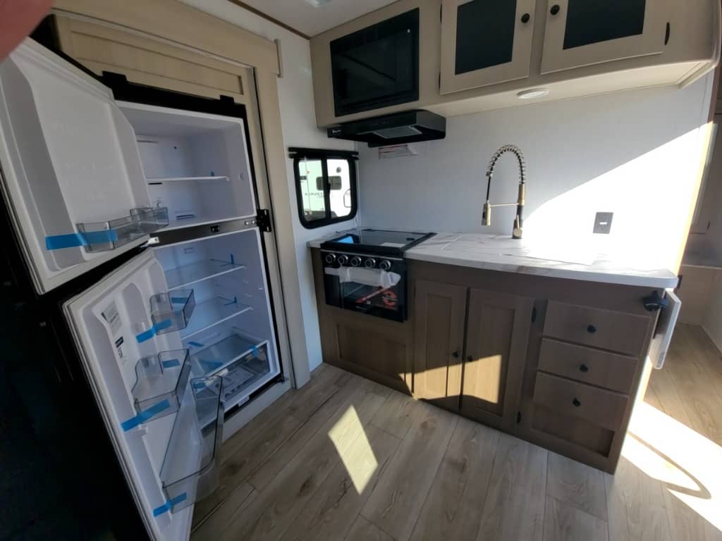 2026 Coachmen 2026 Coachmen Apex Ultra-Lite - thumbnail 22