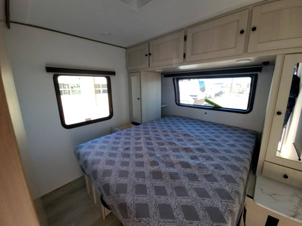 2026 Coachmen 2026 Coachmen Apex Ultra-Lite - thumbnail 29
