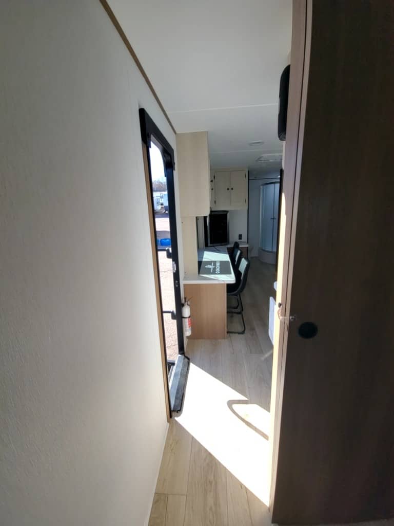 2026 Coachmen 2026 Coachmen Apex Ultra-Lite - thumbnail 32