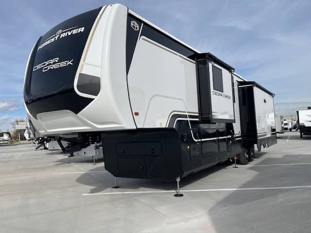 2026 Forest River 2026 Forest River Cedar Creek - thumbnail 3