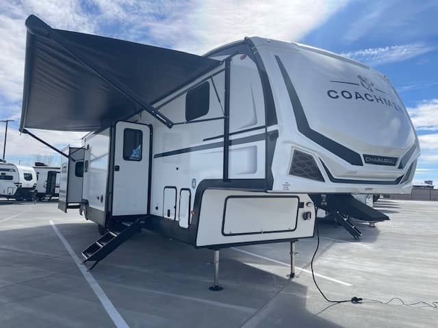 2026 Coachmen 2026 Coachmen Chaparral - thumbnail 3