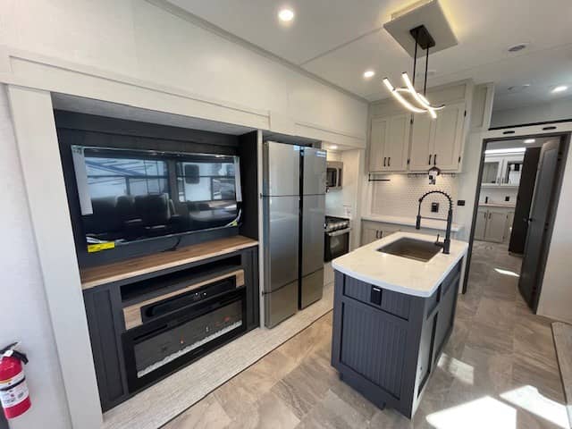 2026 Coachmen 2026 Coachmen Chaparral - thumbnail 8