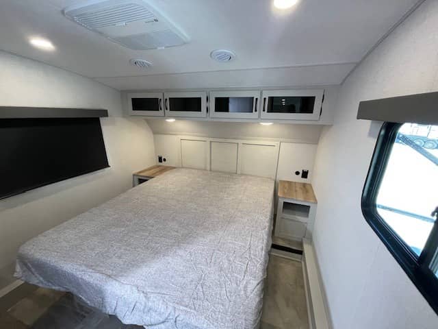 2026 Coachmen 2026 Coachmen Chaparral - thumbnail 17