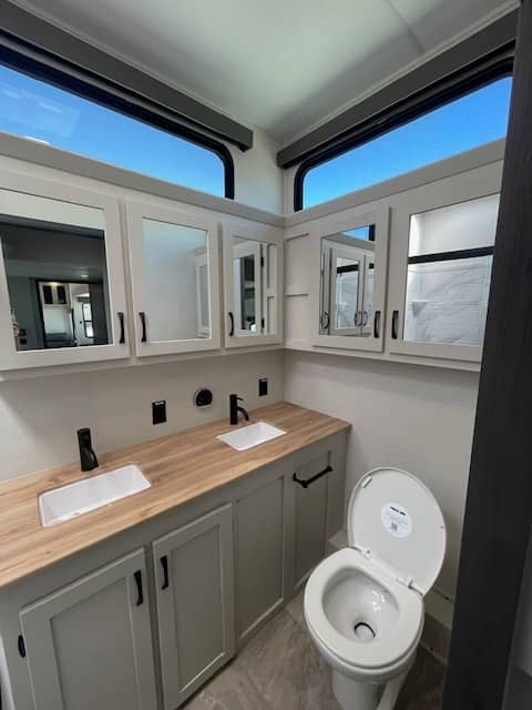 2026 Coachmen 2026 Coachmen Chaparral - thumbnail 12