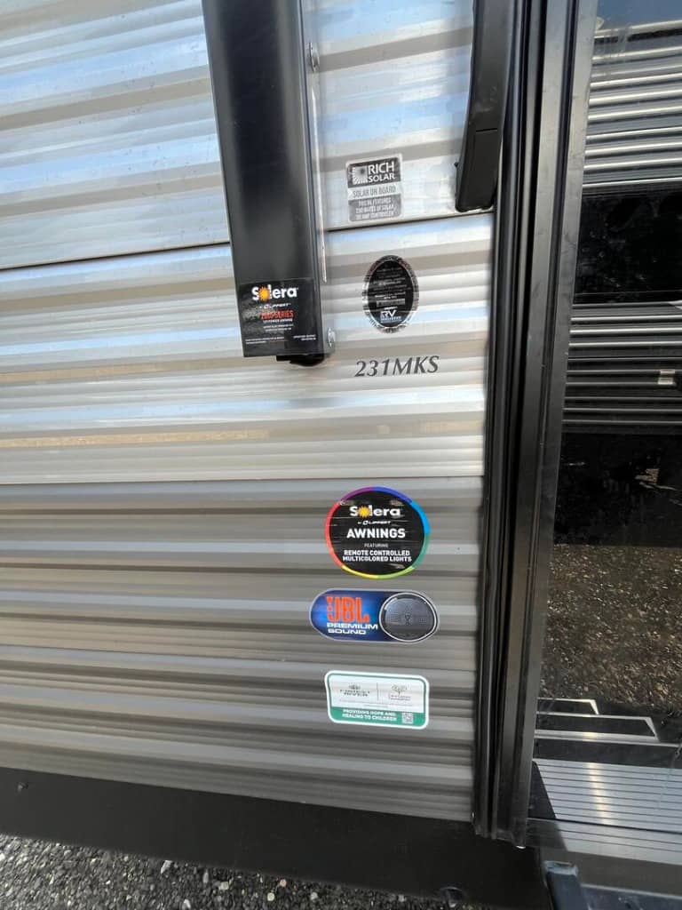 2026 Coachmen 2026 Coachmen Catalina Summit Series 8 - thumbnail 3