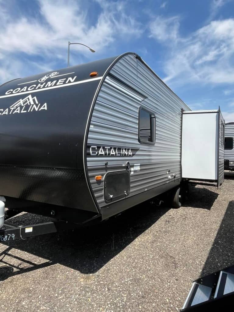 2026 Coachmen 2026 Coachmen Catalina Summit Series 8 - thumbnail 4