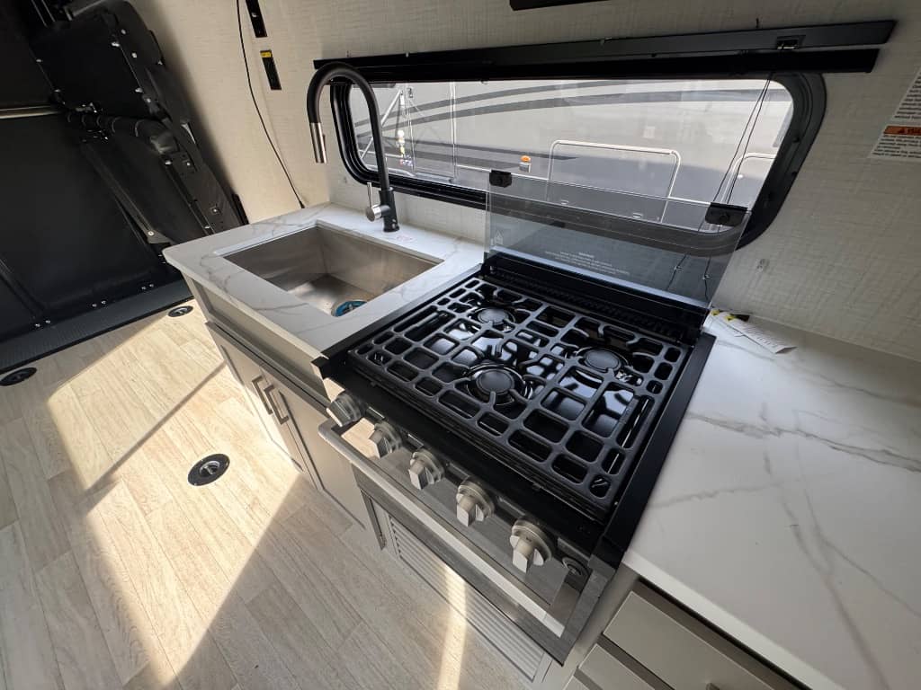 2026 Keystone RV 2026 Keystone RV Raptor Carbon Series Toy Hauler - thumbnail 9