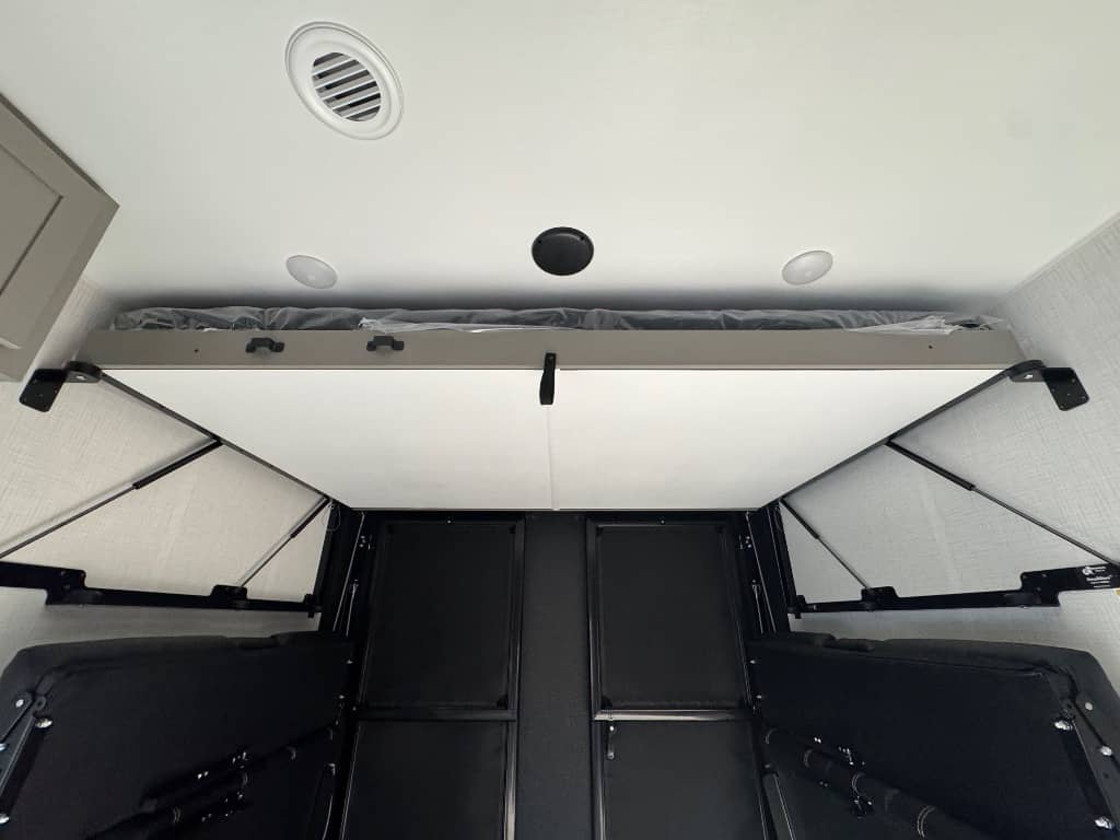 2026 Keystone RV 2026 Keystone RV Raptor Carbon Series Toy Hauler - thumbnail 14