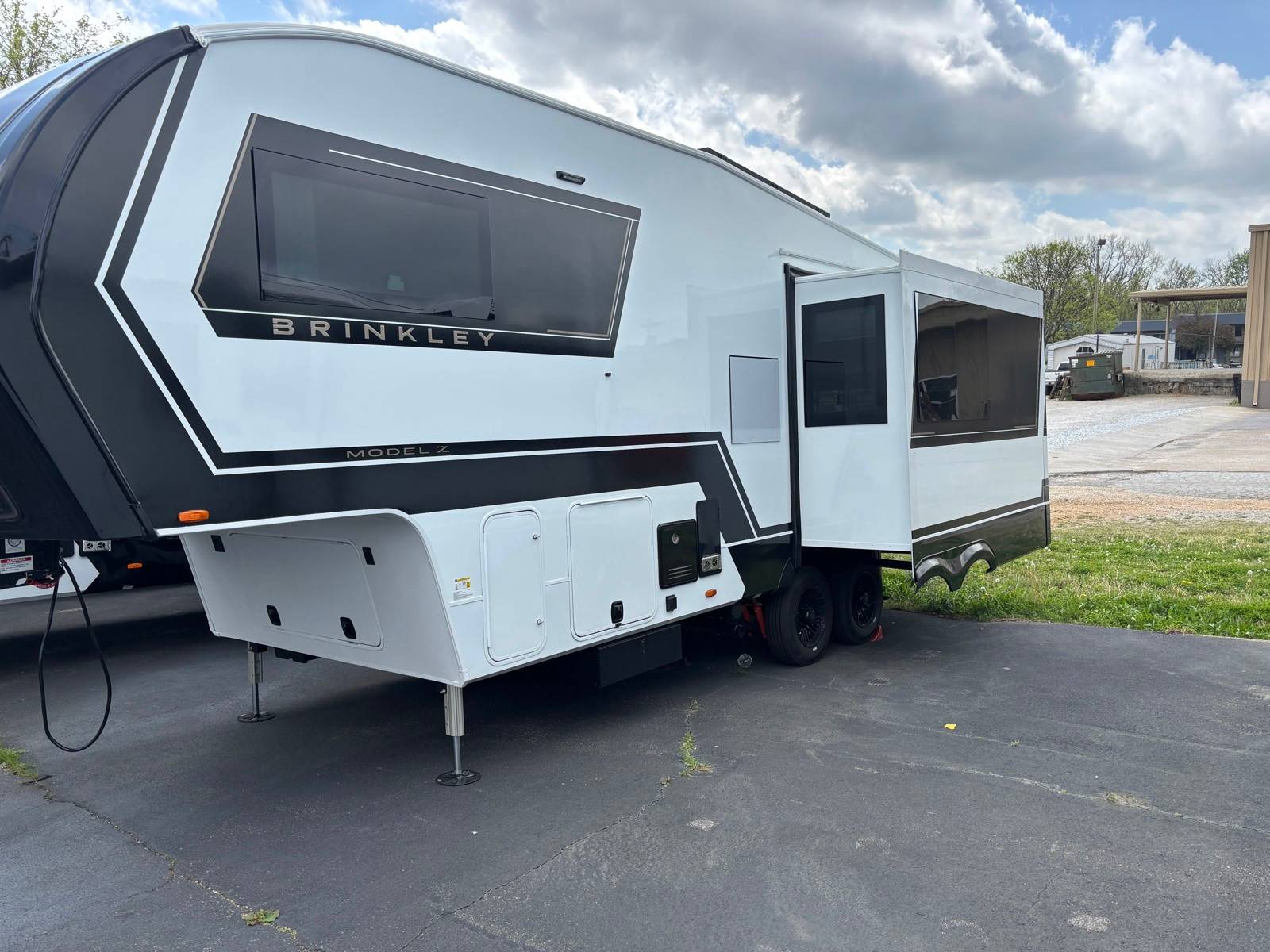 2026 Brinkley RV 2026 Brinkley RV Model Z - thumbnail 4