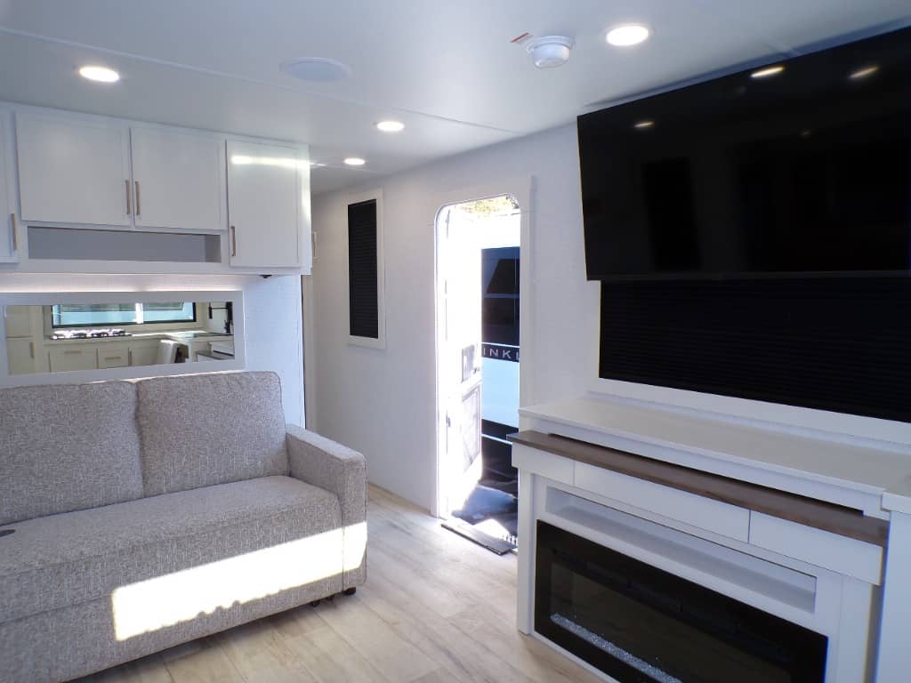 2026 Brinkley RV 2026 Brinkley RV Model I - thumbnail 10