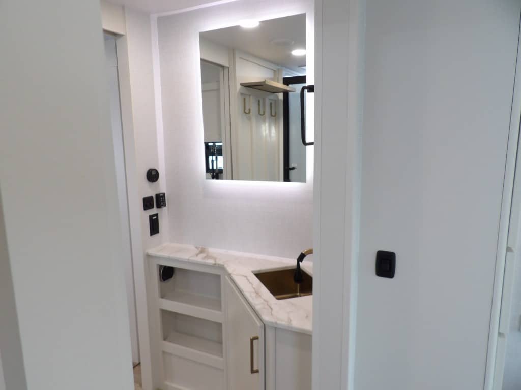 2026 Brinkley RV 2026 Brinkley RV Model IX - thumbnail 13