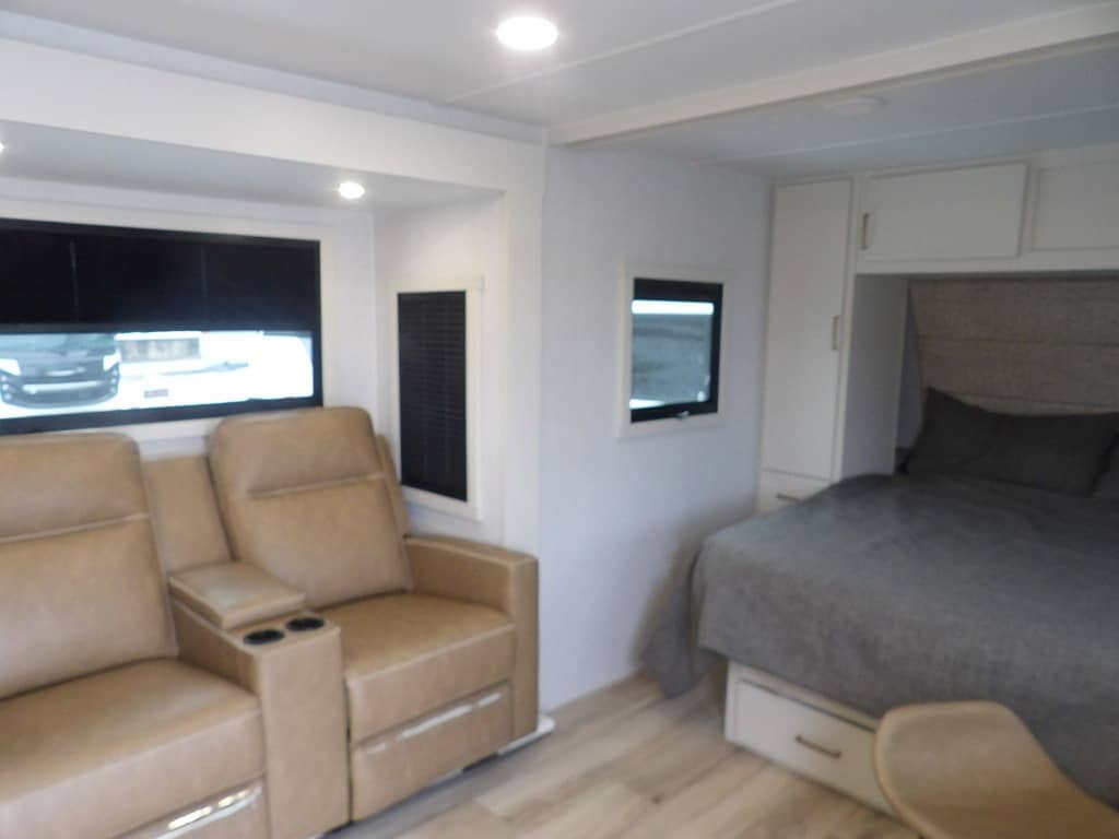 2026 Brinkley RV 2026 Brinkley RV Model IX - thumbnail 5